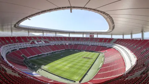 五大联赛球员冠军榜：吉格斯以13冠称霸，梅西与穆勒各获12冠紧随其后